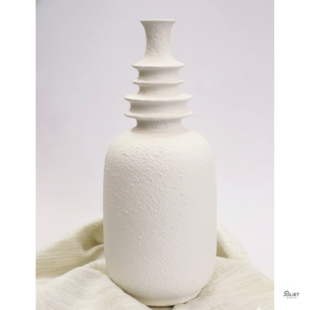 فازة ابيض عاج