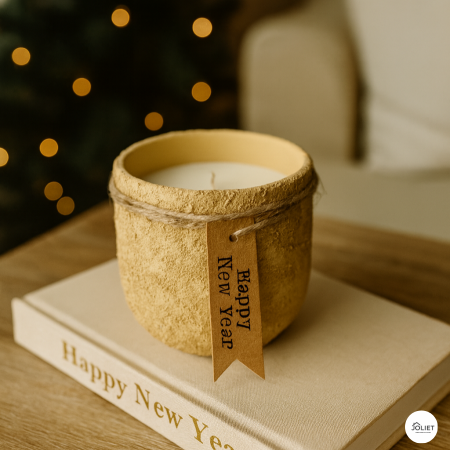 شمعة لون بيج